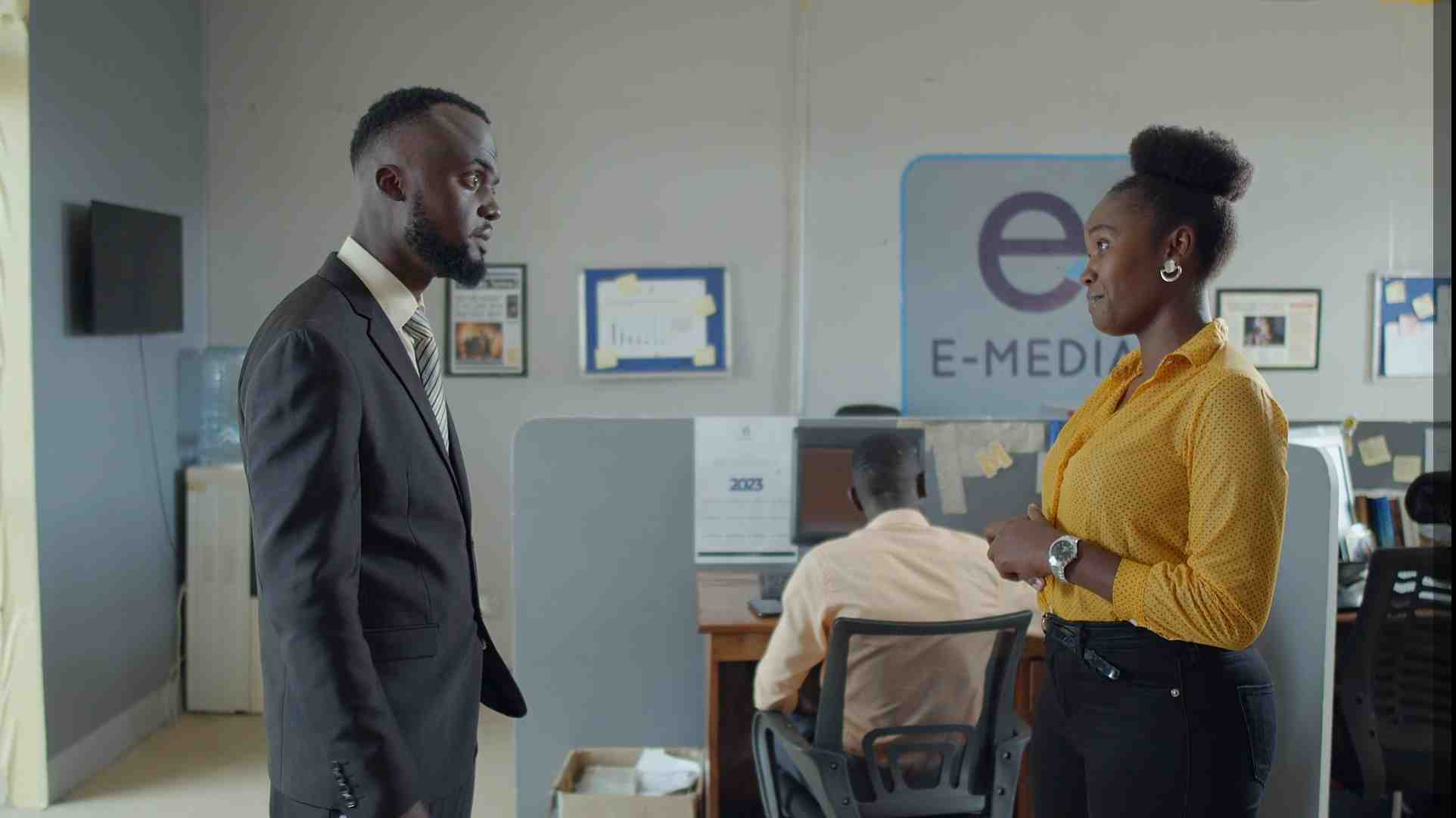 The two former loves become enemies.